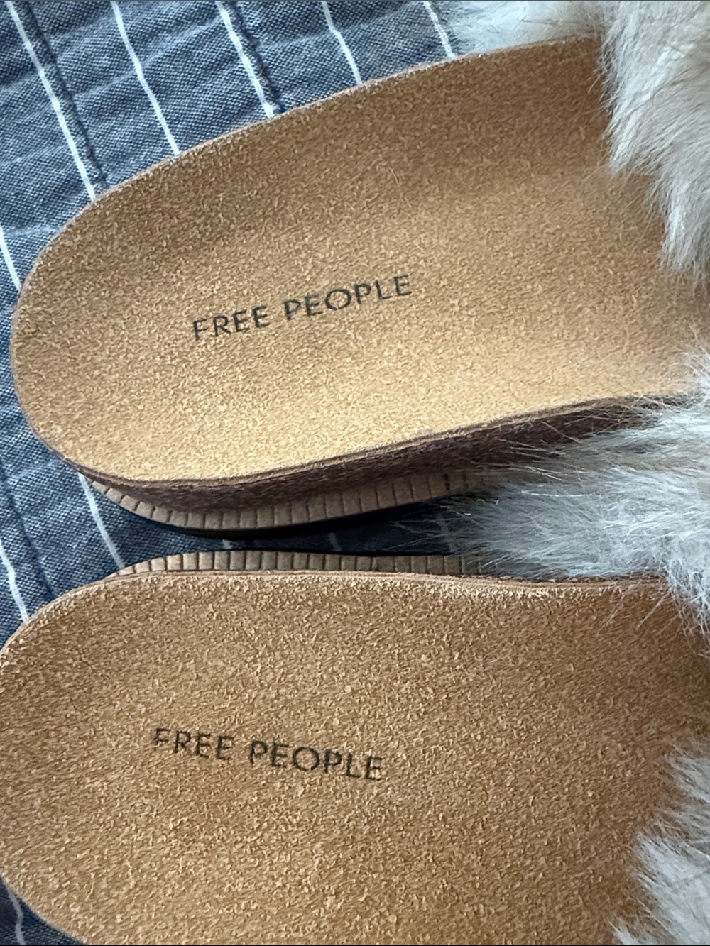 FP Fur Slides - Picture 2 of 3